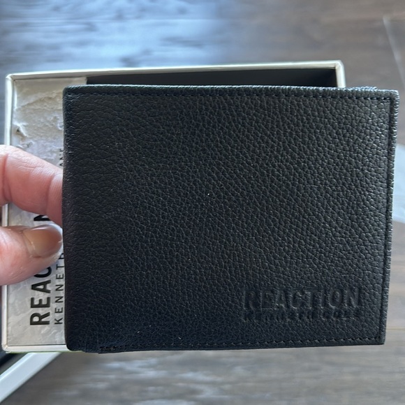 Reaction Kenneth Cole Black Genuine Leather Wallet/card/bill/ID holder,slim fit - Picture 2 of 7